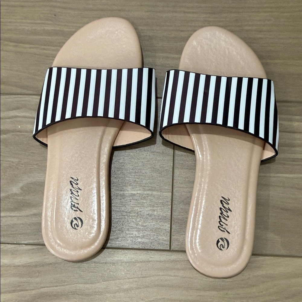 Black and White Striped Women's Slides - Picture 3 of 6